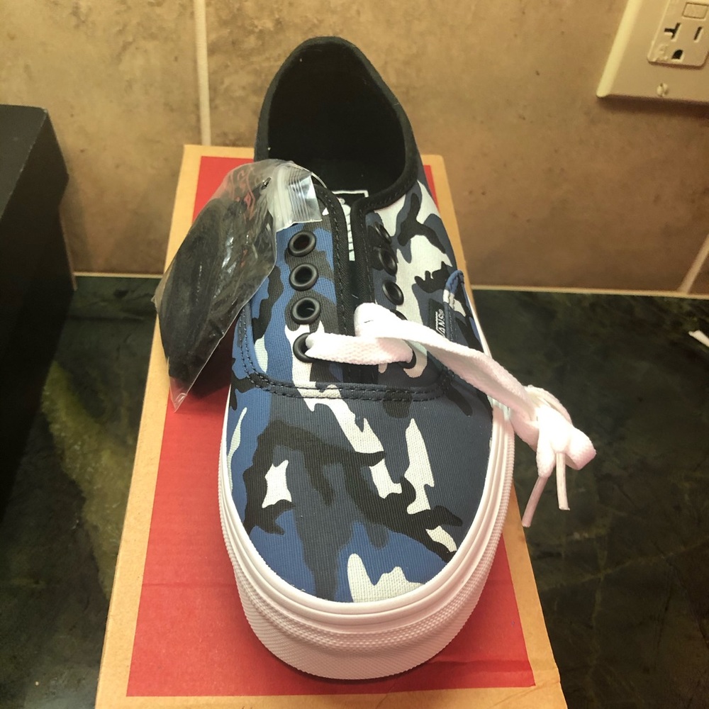 Blue and White Size 8.5 Camo Tennis Shoes